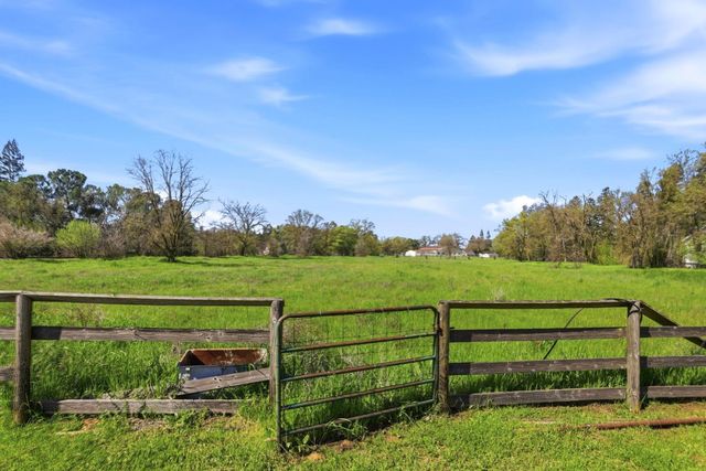 10400 Siefker Ct, Elk Grove, CA 95624