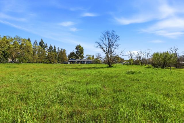 10400 Siefker Ct, Elk Grove, CA 95624