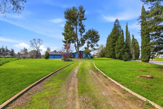 10400 Siefker Ct, Elk Grove, CA 95624