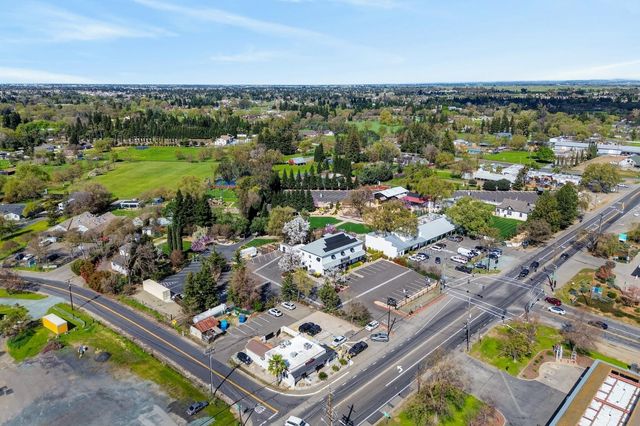 10400 Siefker Ct, Elk Grove, CA 95624