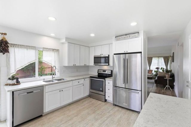 5075 Abuela Dr, San Diego, CA 92124