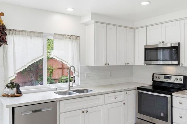 5075 Abuela Dr, San Diego, CA 92124