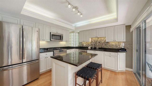 200 COCOANUT AVENUE 4, Sarasota, FL 34236