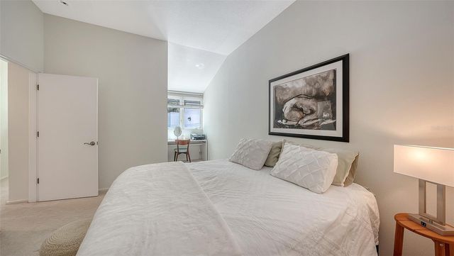 200 COCOANUT AVENUE 4, Sarasota, FL 34236