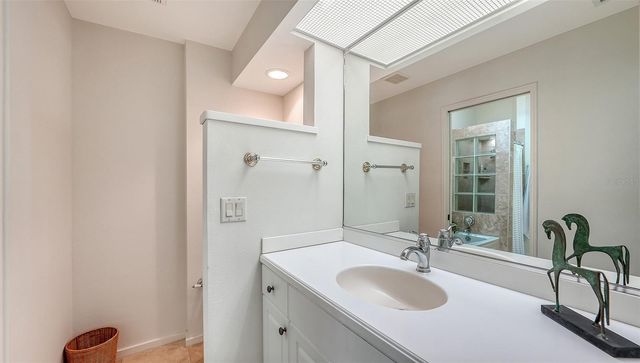 200 COCOANUT AVENUE 4, Sarasota, FL 34236