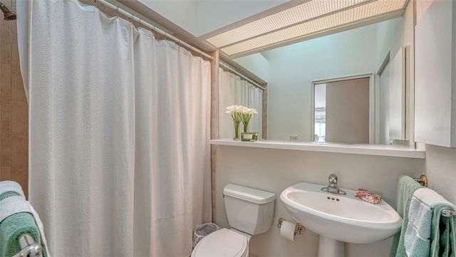 200 COCOANUT AVENUE 4, Sarasota, FL 34236