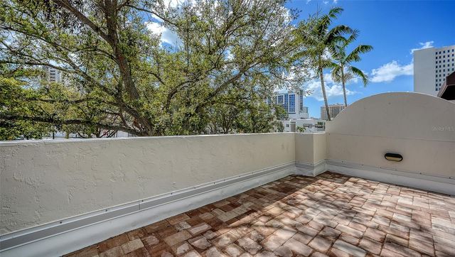 200 COCOANUT AVENUE 4, Sarasota, FL 34236