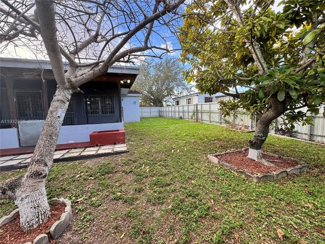 9111 SW 20th St, Miami, FL 33165