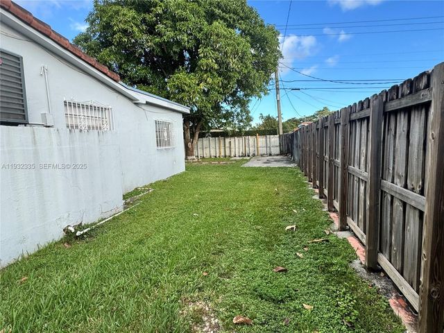 9111 SW 20th St, Miami, FL 33165