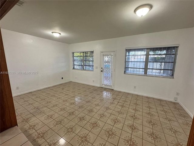 9111 SW 20th St, Miami, FL 33165