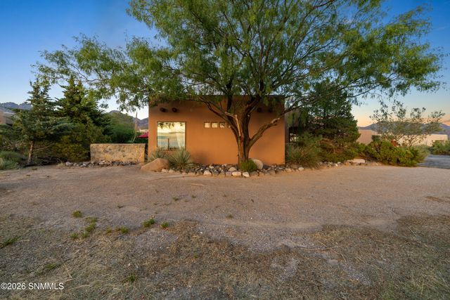 5025 Silverton Court, Las Cruces, NM 88011