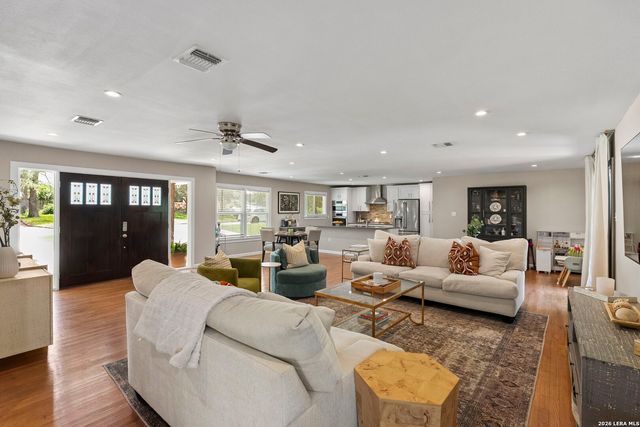 119 Blakeley Dr, San Antonio, TX 78209