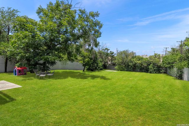 119 Blakeley Dr, San Antonio, TX 78209