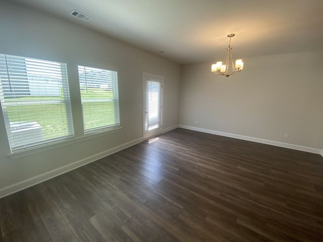 1550 Olympic Ln, Lebanon, TN 37087