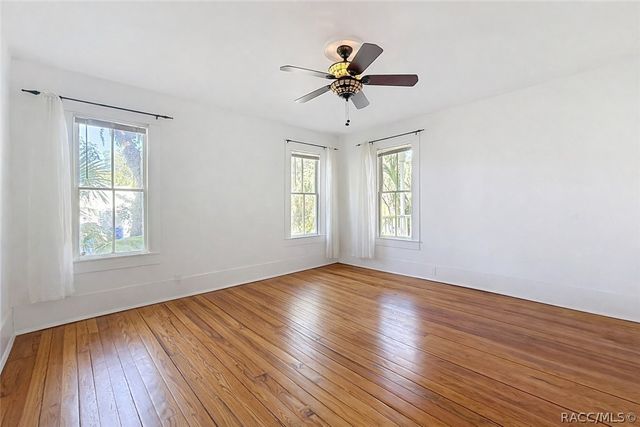 940 NE 4th Avenue, Crystal River, FL 34428