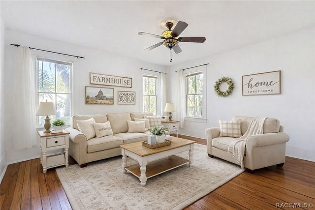 940 NE 4th Avenue, Crystal River, FL 34428