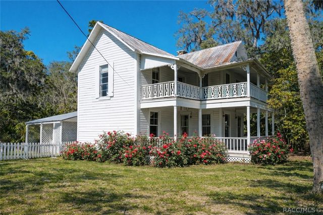 940 NE 4th Avenue, Crystal River, FL 34428