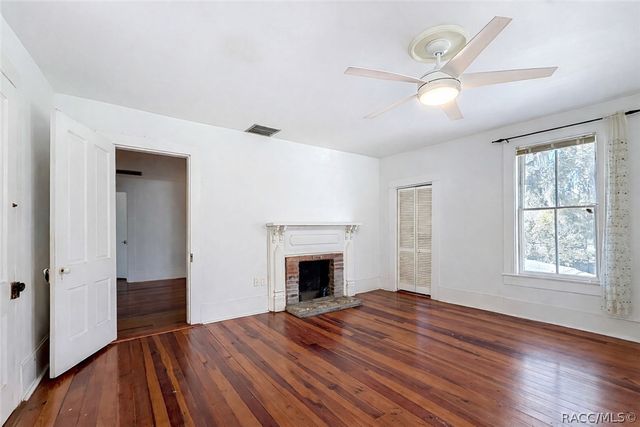 940 NE 4th Avenue, Crystal River, FL 34428