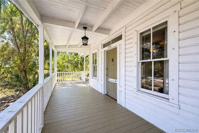 940 NE 4th Avenue, Crystal River, FL 34428