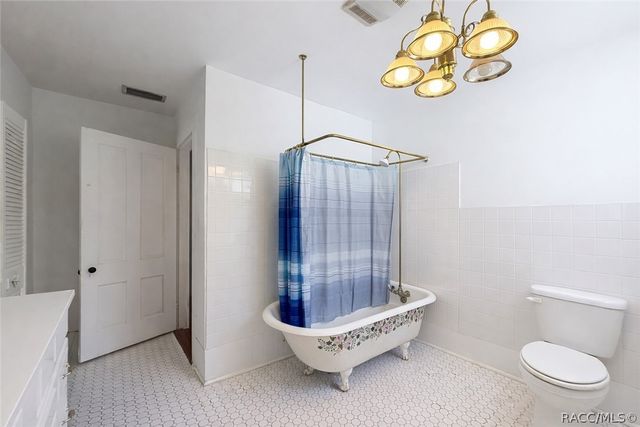 940 NE 4th Avenue, Crystal River, FL 34428