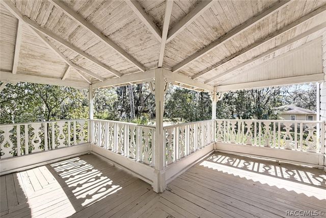 940 NE 4th Avenue, Crystal River, FL 34428