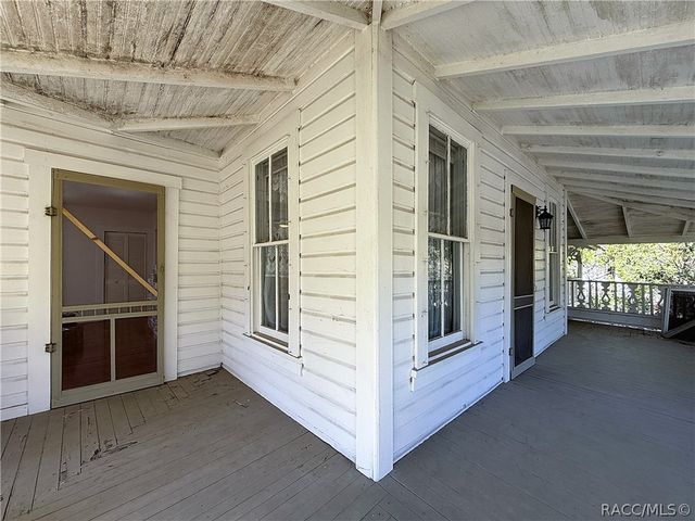 940 NE 4th Avenue, Crystal River, FL 34428