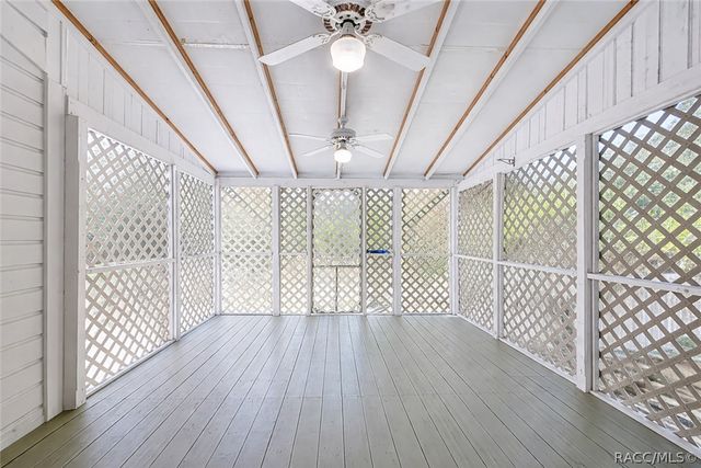 940 NE 4th Avenue, Crystal River, FL 34428