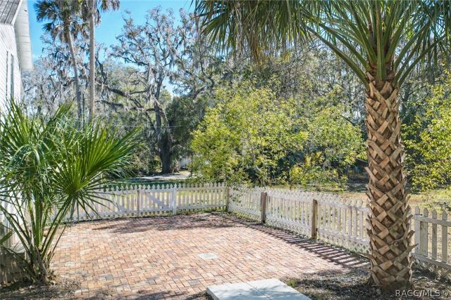 940 NE 4th Avenue, Crystal River, FL 34428