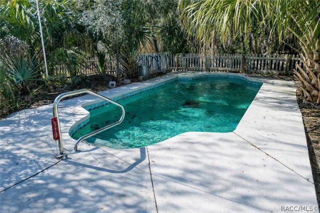 940 NE 4th Avenue, Crystal River, FL 34428