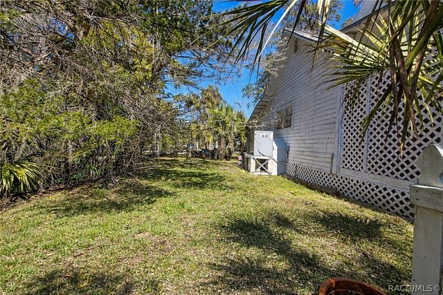 940 NE 4th Avenue, Crystal River, FL 34428