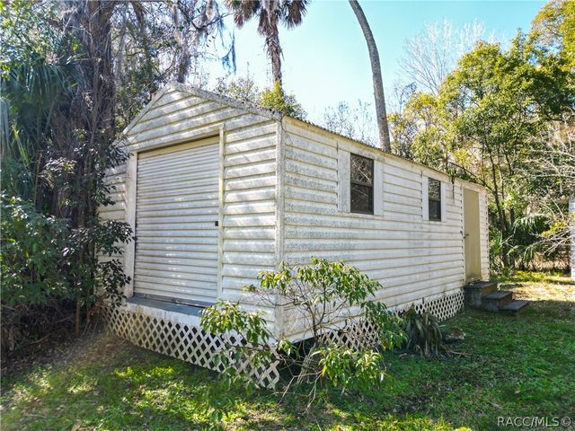 940 NE 4th Avenue, Crystal River, FL 34428