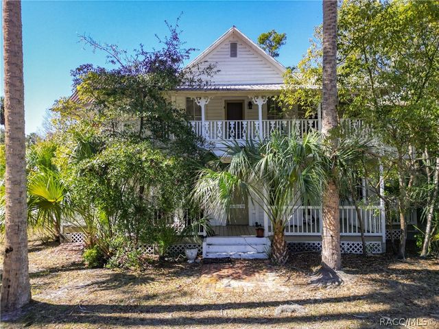 940 NE 4th Avenue, Crystal River, FL 34428