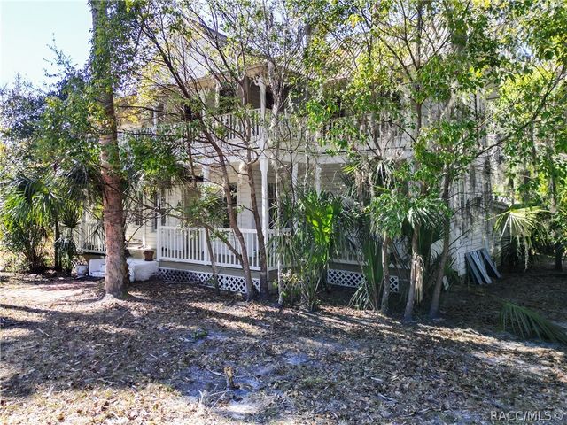 940 NE 4th Avenue, Crystal River, FL 34428