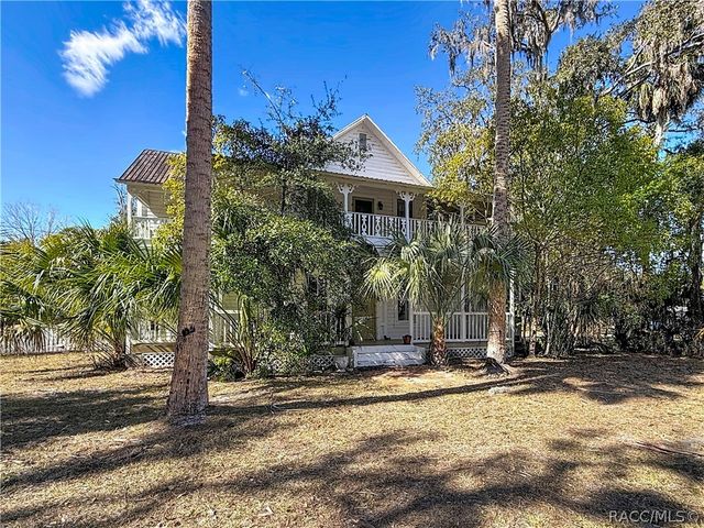 940 NE 4th Avenue, Crystal River, FL 34428