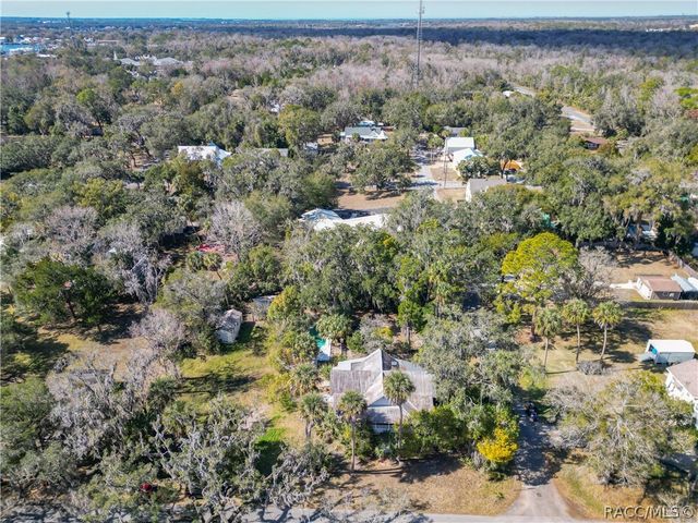 940 NE 4th Avenue, Crystal River, FL 34428