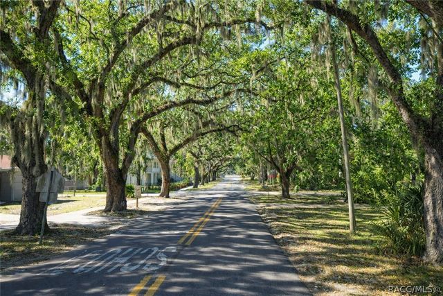 940 NE 4th Avenue, Crystal River, FL 34428