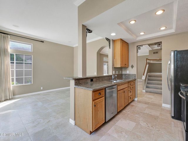 645 Ivywood Lane E, Simi Valley, CA 93065