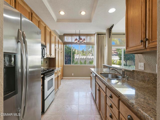 645 Ivywood Lane E, Simi Valley, CA 93065