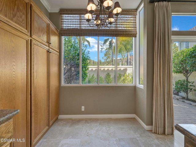 645 Ivywood Lane E, Simi Valley, CA 93065