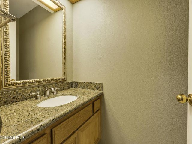 645 Ivywood Lane E, Simi Valley, CA 93065