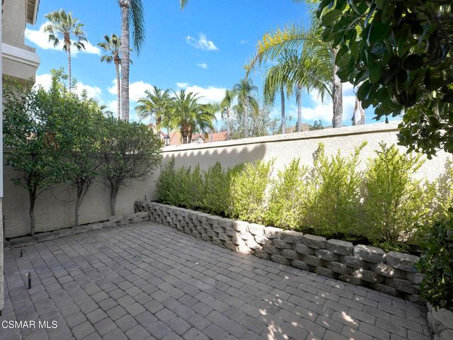 645 Ivywood Lane E, Simi Valley, CA 93065