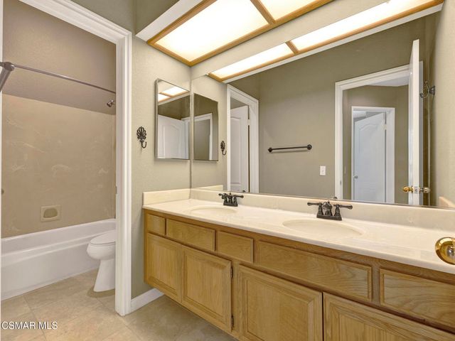 645 Ivywood Lane E, Simi Valley, CA 93065