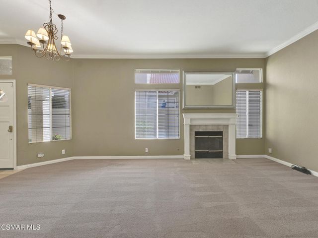 645 Ivywood Lane E, Simi Valley, CA 93065