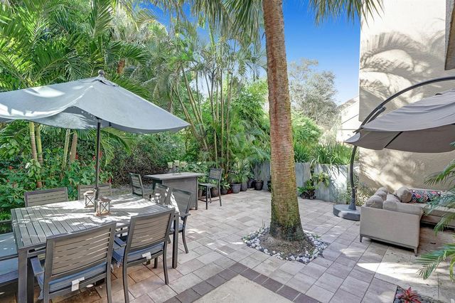 702 Saint Albans Drive 702, Boca Raton, FL 33486