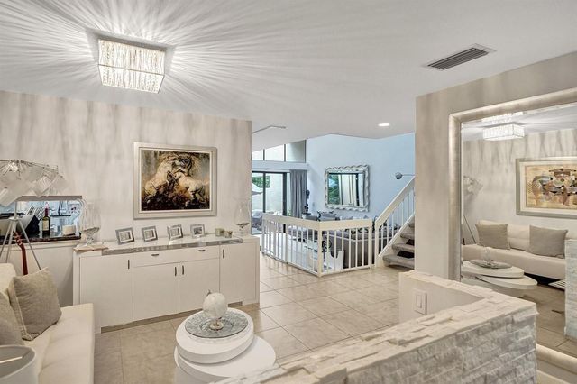 702 Saint Albans Drive 702, Boca Raton, FL 33486