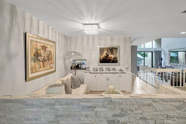 702 Saint Albans Drive 702, Boca Raton, FL 33486