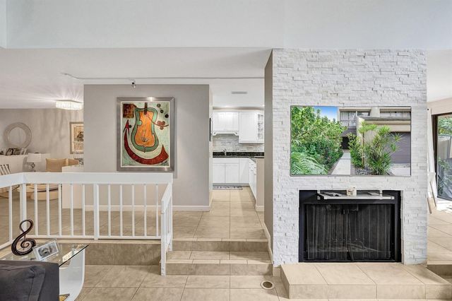702 Saint Albans Drive 702, Boca Raton, FL 33486