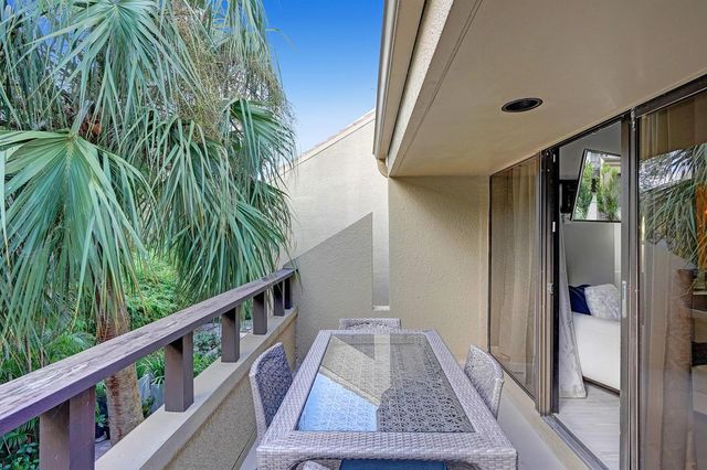 702 Saint Albans Drive 702, Boca Raton, FL 33486