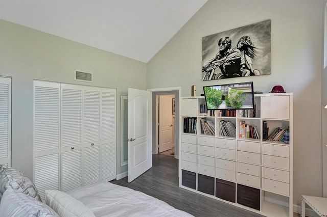 702 Saint Albans Drive 702, Boca Raton, FL 33486