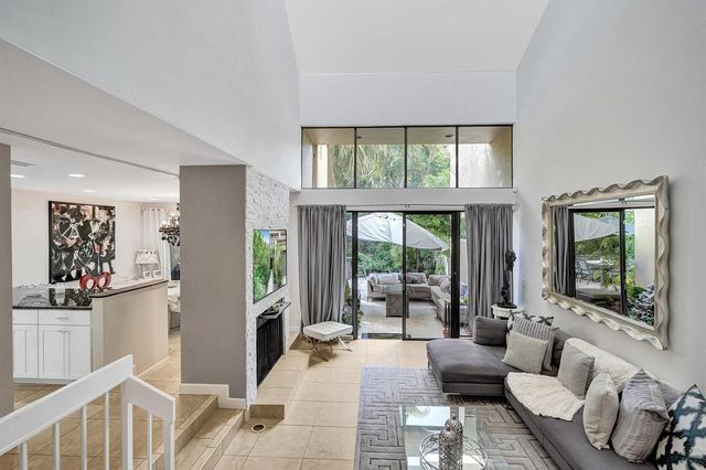 702 Saint Albans Drive 702, Boca Raton, FL 33486